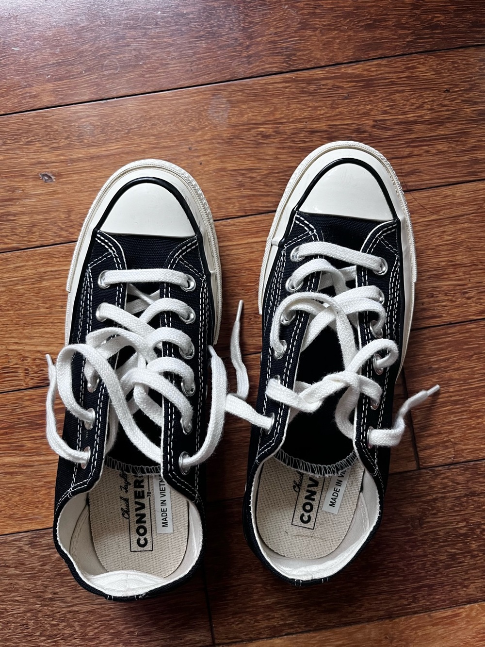 Converse Chuck Taylor All Star Low Top Canvas Sneaker Black White Women size 7